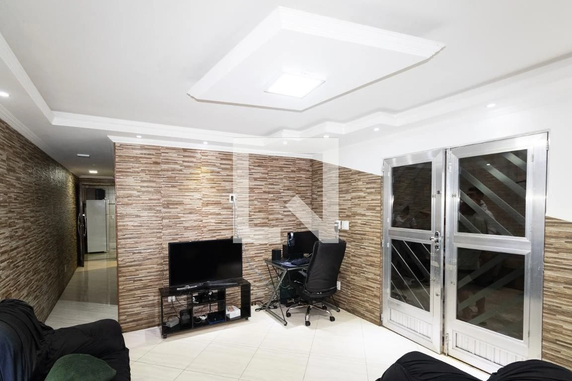 Furnished studio with 1 bedroom and 2 bathrooms