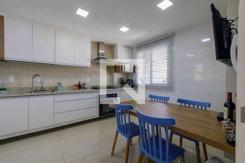 Furnished 3-bedroom apartment with 264 m² — photo 49