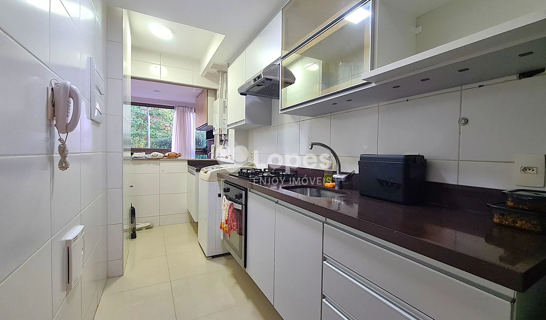 Furnished 2-bedroom apartment with a desk and 71 m² — photo 12