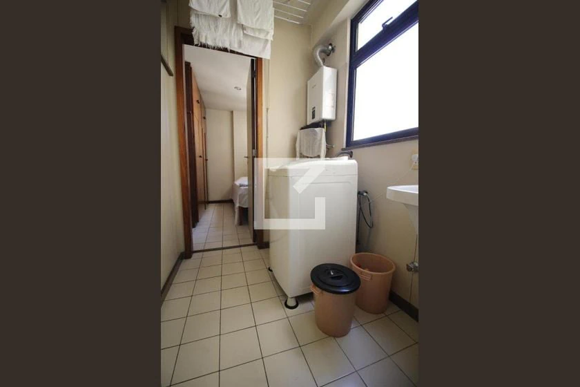 Glass-enclosed balcony in a 3-bedroom apartment, 122 m² — photo 21
