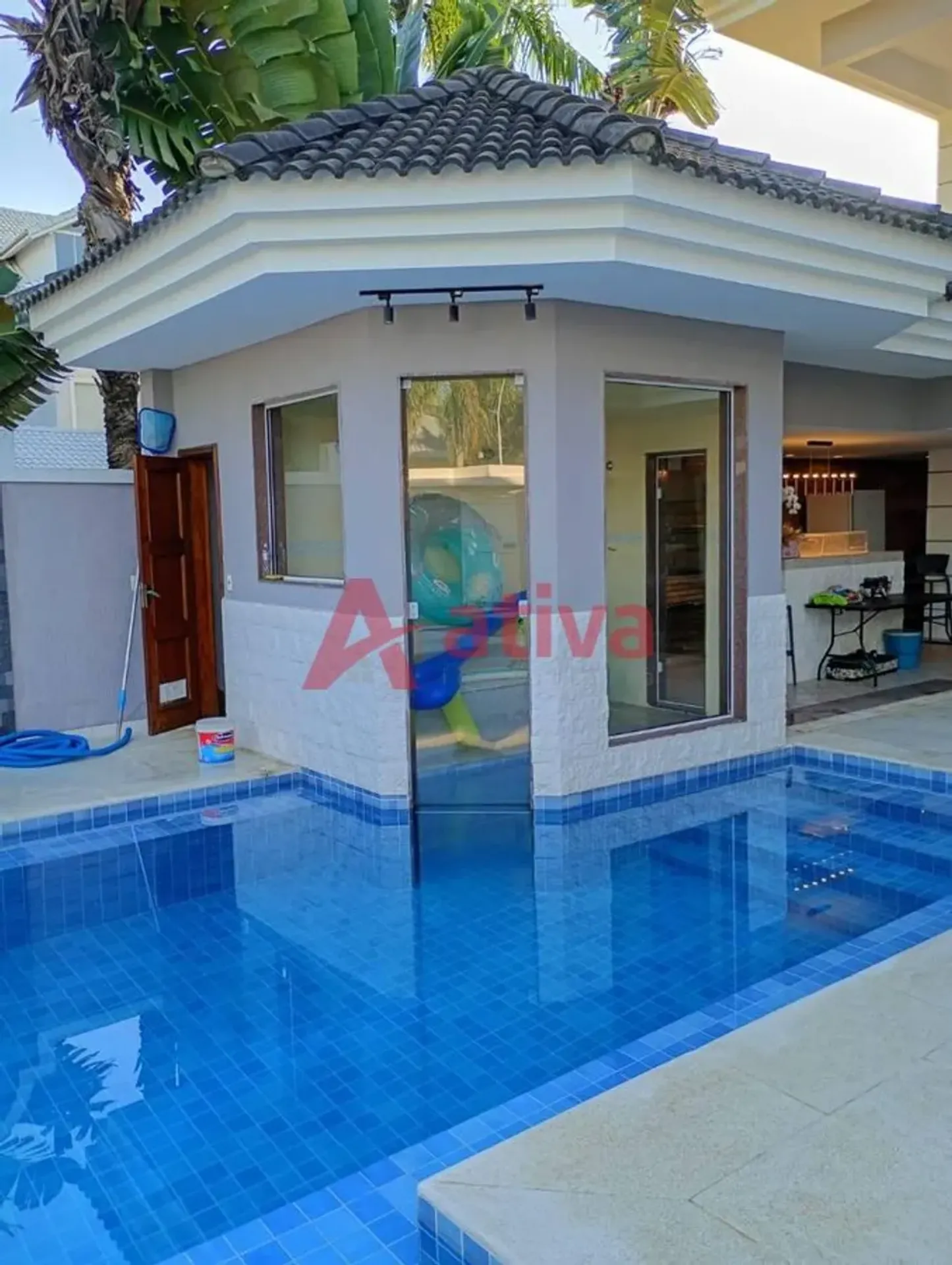 Furnished house with 4 bedrooms and 500 m² — photo 3