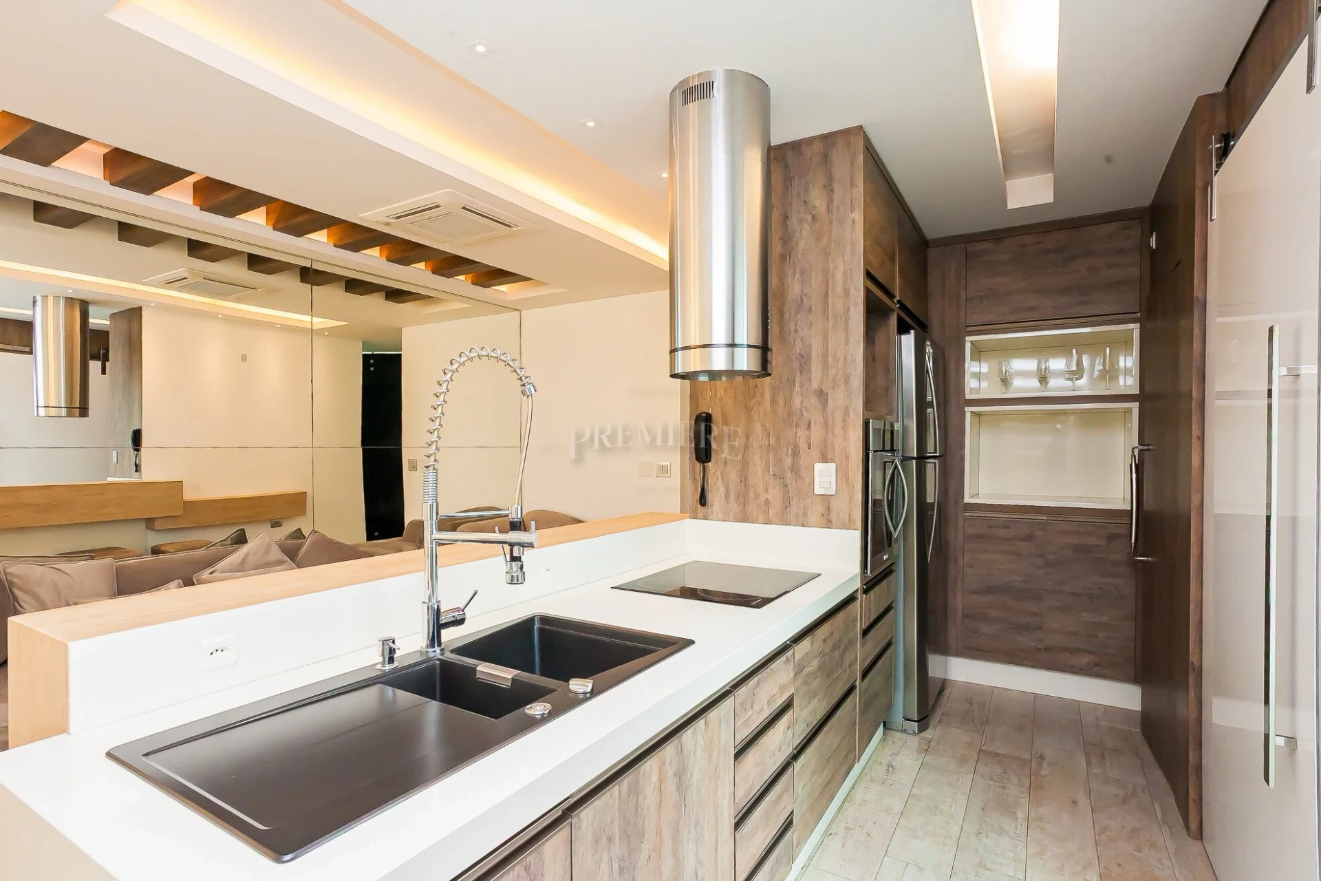 112 m² apartment with a bathtub and floor-to-ceiling windows — photo 12
