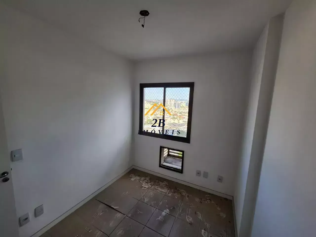Unfurnished apartment with 3 bedrooms and 2 bathrooms — photo 8