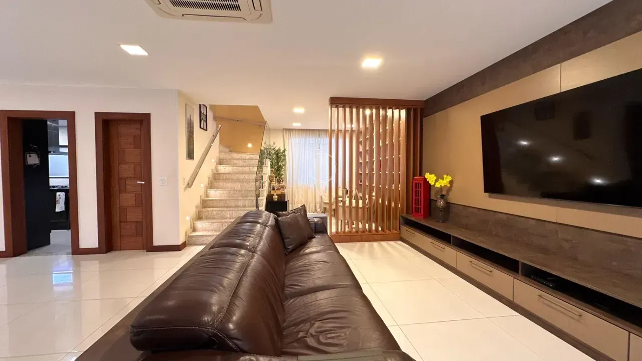Casa mobiliada triplex com 5 suítes e cozinha à gás — photo 6