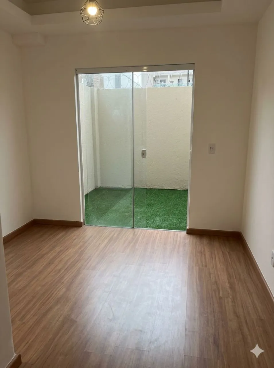 Studio, 27 m², with wood or laminate floors