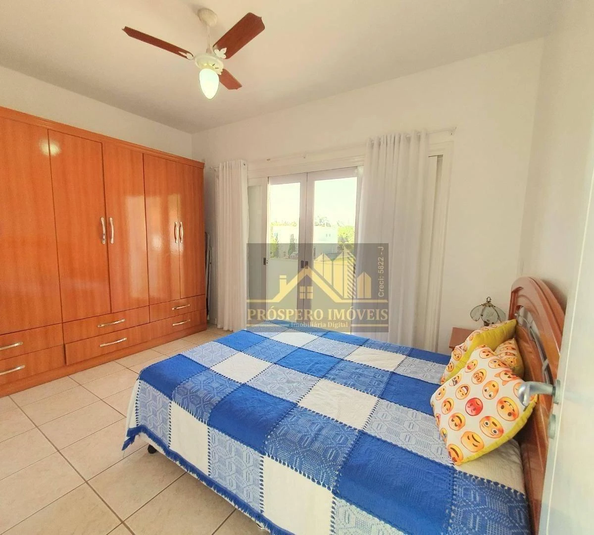 Casa de 5 dormitorios con balcón cerrado con vidrio — photo 4