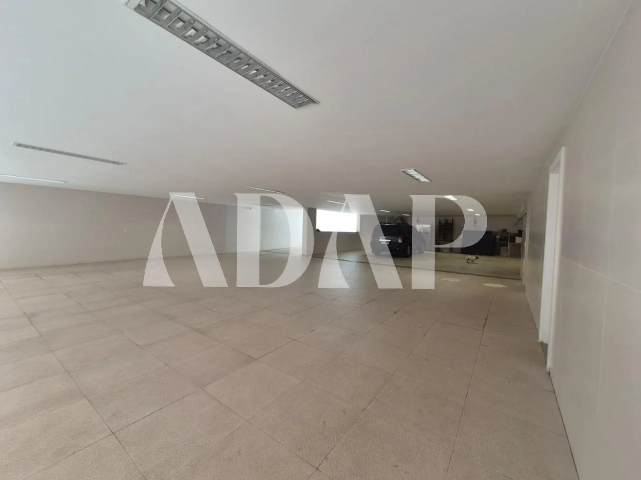 1253 m² house with 7 bedrooms and a private garden — photo 8