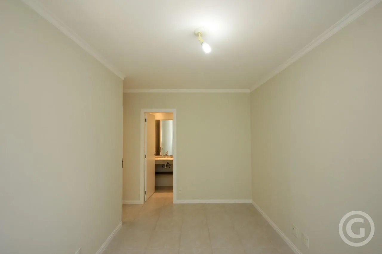 Mountain view in a 2-bedroom apartment, 71 m² — photo 13