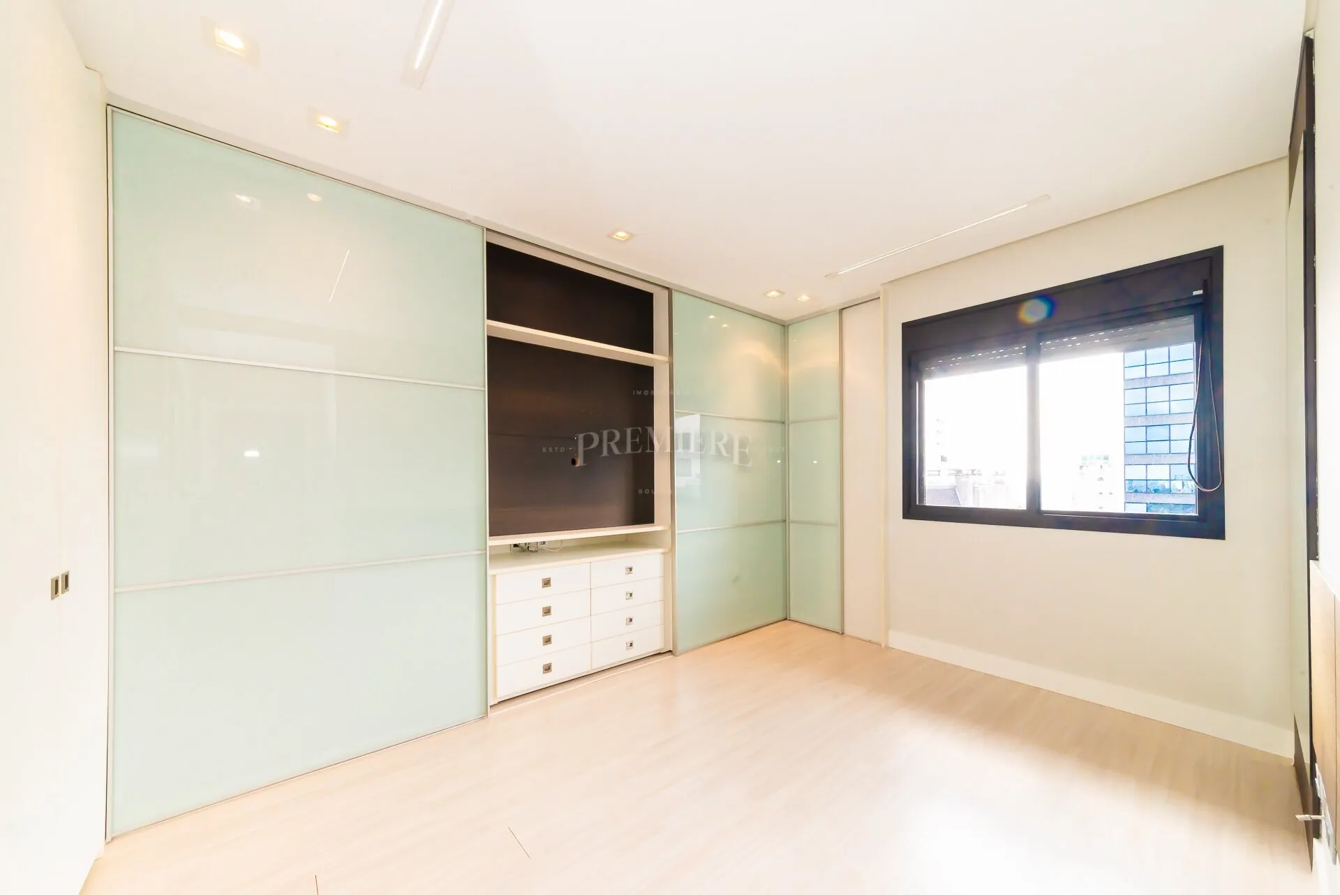 Apartamento de 3 suítes com 265 m² e 2 vagas — photo 21