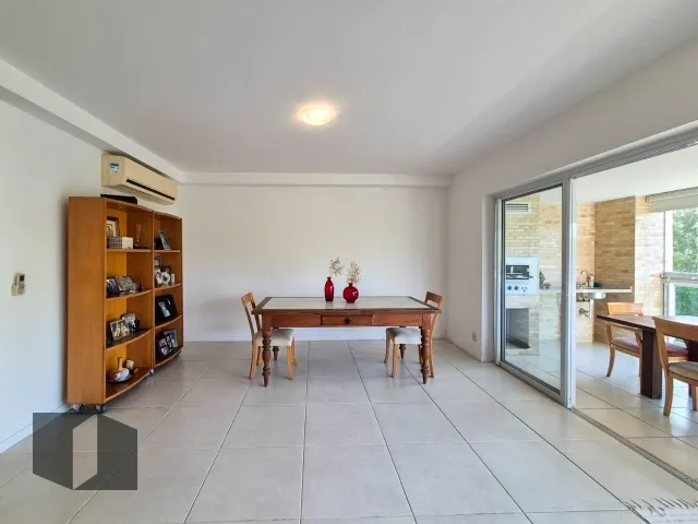 Apartment with 4 bedrooms and 4 bathrooms — photo 18