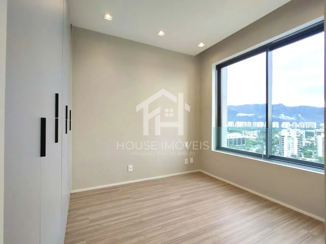 Departamento de 3 dormitorios con ventanales de piso a techo — photo 8