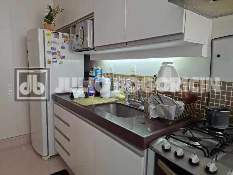 Unfurnished apartment with open-plan kitchen and 2 bedrooms — photo 21