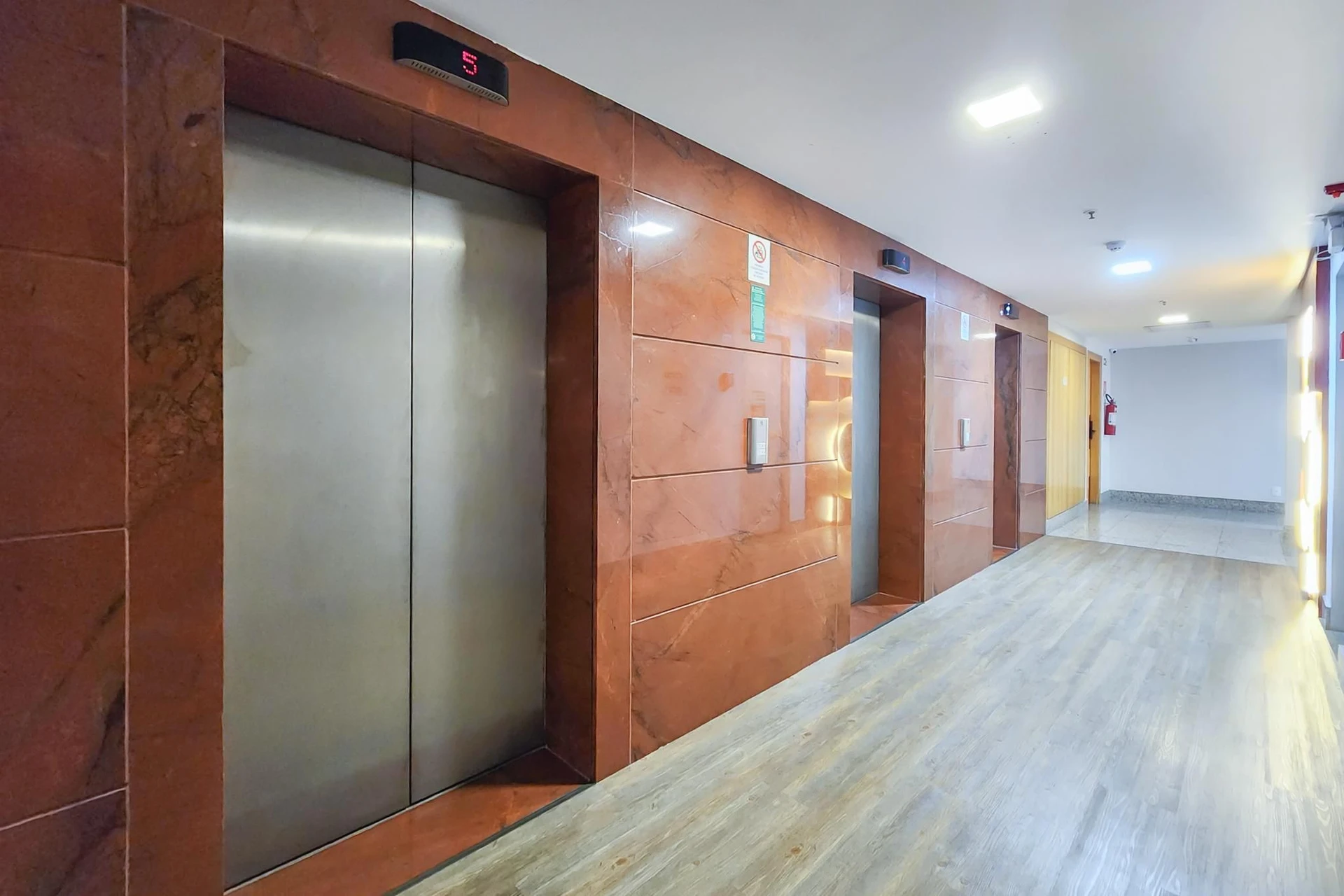 Estudio amueblado con 1 dormitorio y parrilla en la terraza — photo 5