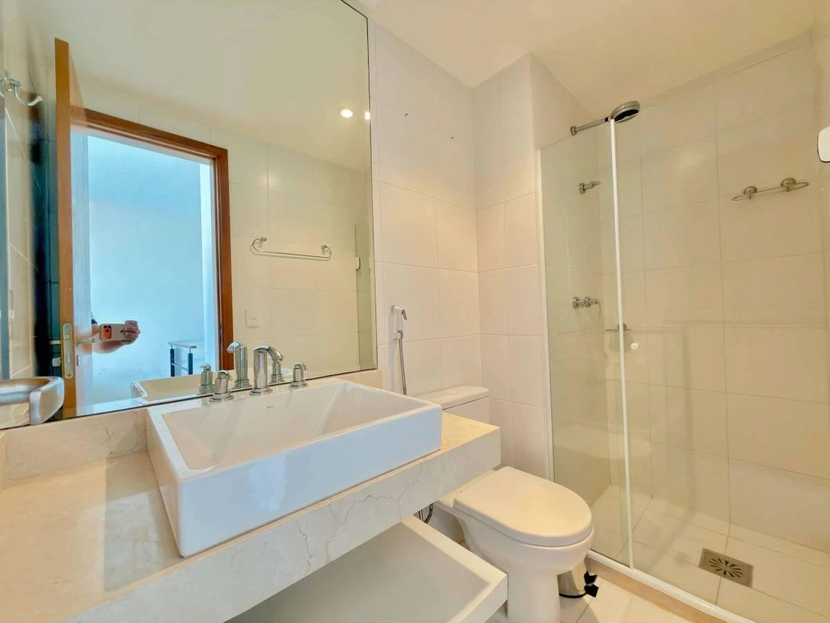3-bedroom apartment in a building with a gym — photo 19