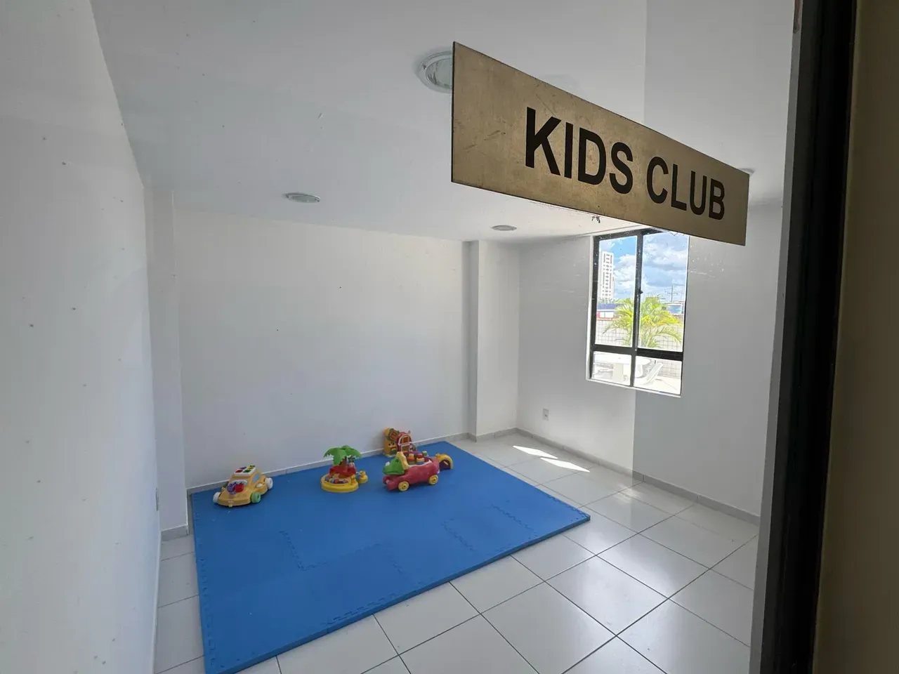 Unfurnished 100 m² apartment with 4 bedrooms and 2 en-suites — photo 31