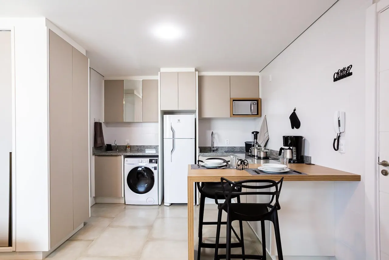 Furnished studio 22 m² with an en-suite bathroom — photo 2