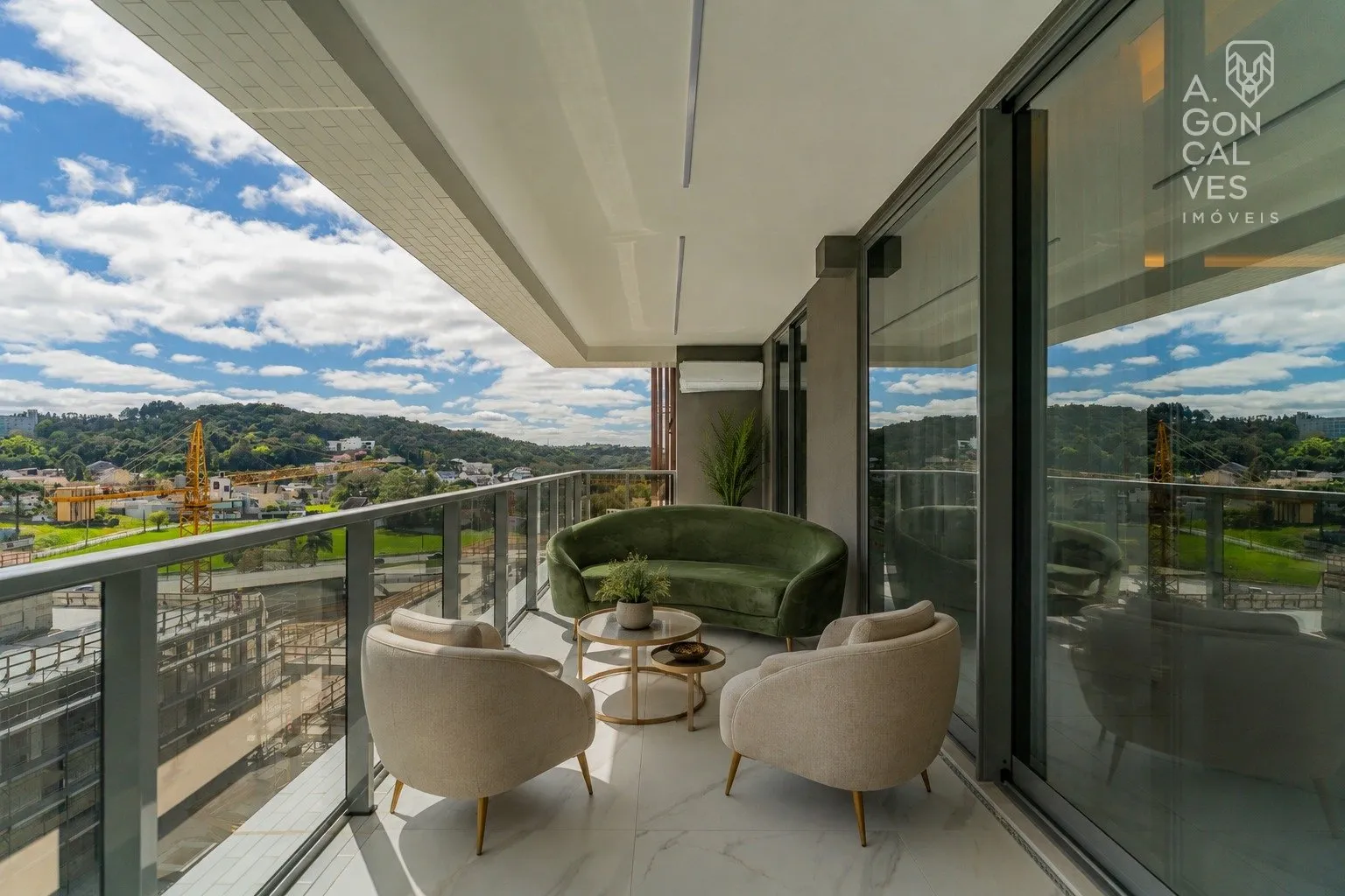 Furnished apartment with 3 suites and 257 m² — photo 59