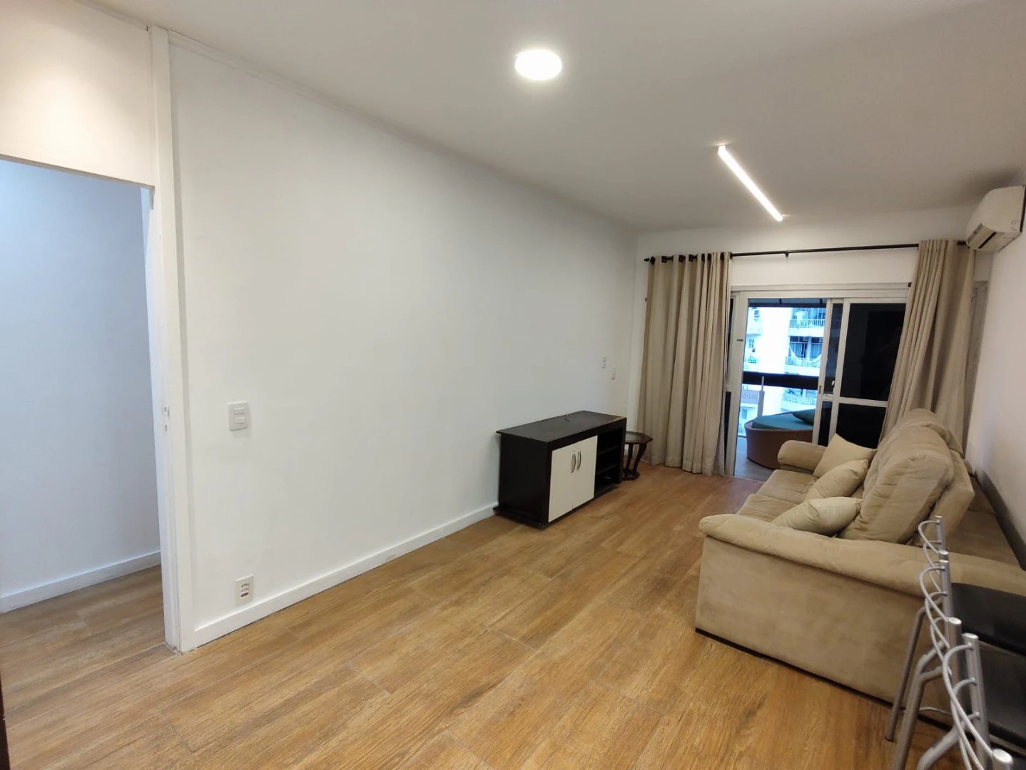 One-bedroom apartment with a water view — photo 6