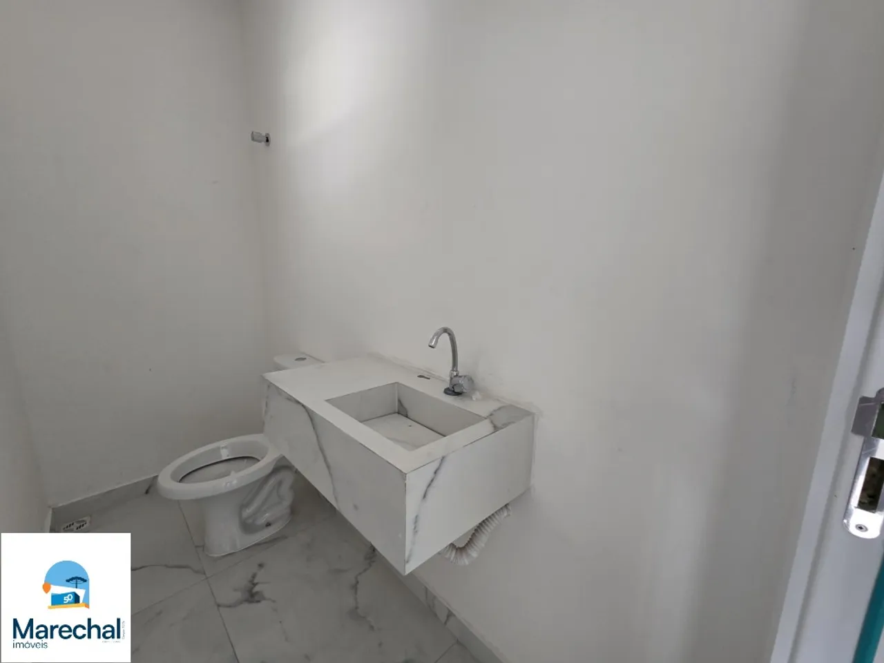 Condo house with a private BBQ area — photo 8