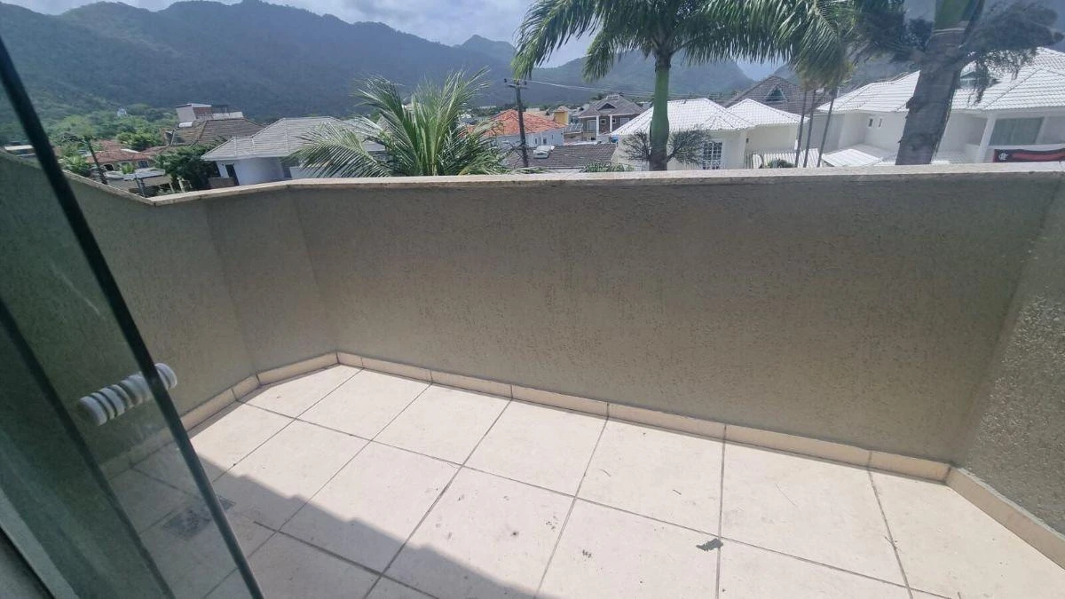 360 m² house with 4 en-suite bedrooms and 3 parking — photo 23