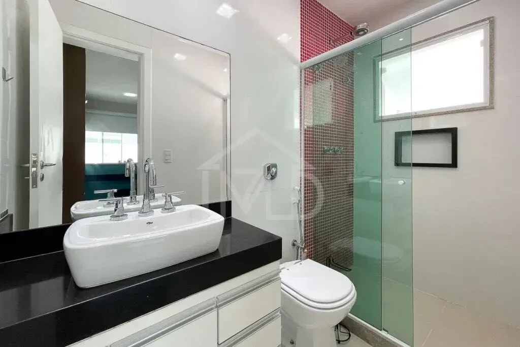 House with 4 bedrooms and an open-plan gas kitchen — photo 17