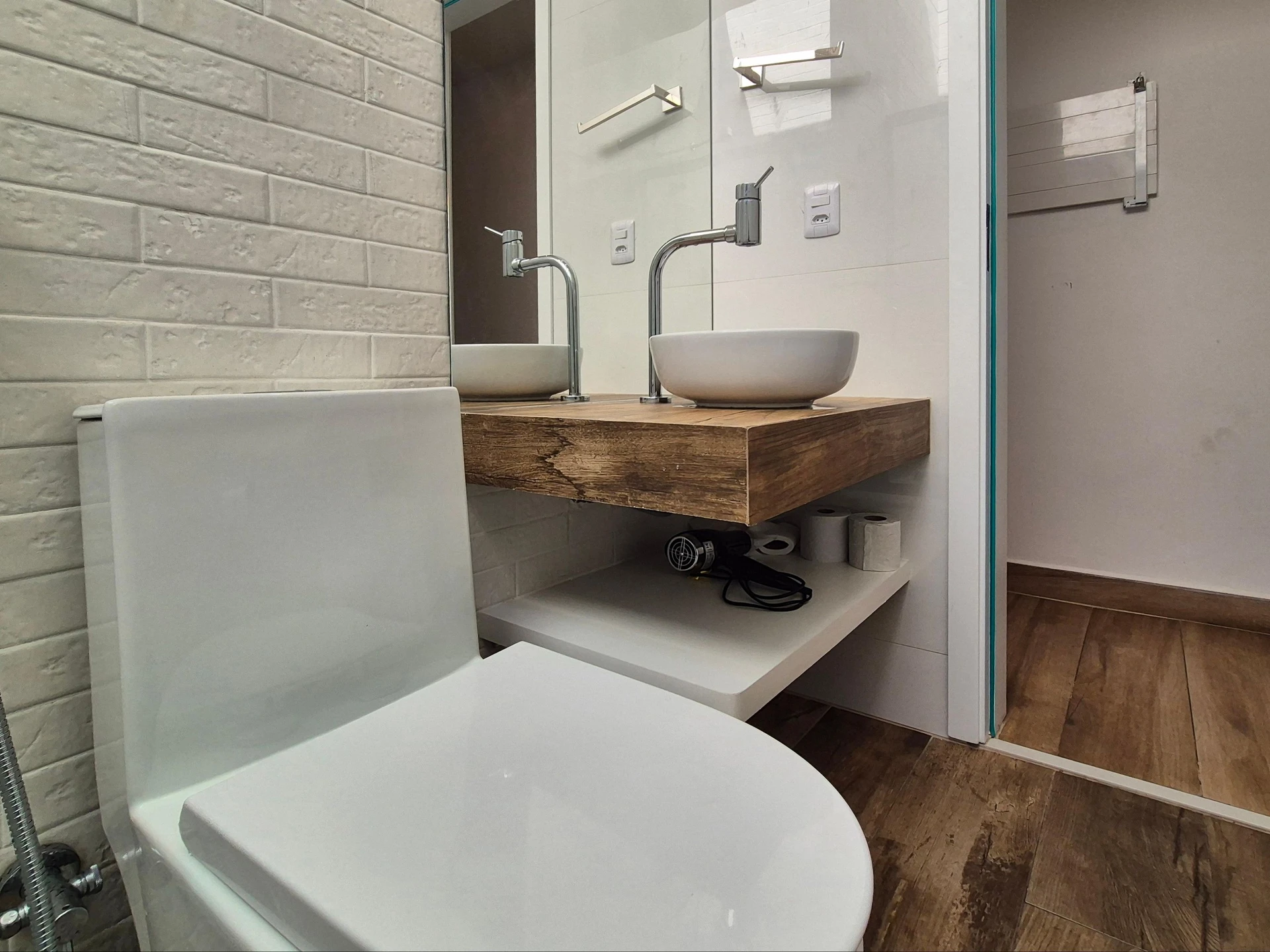 Studio mobiliado com 1 quarto e varanda com fechamento — photo 26