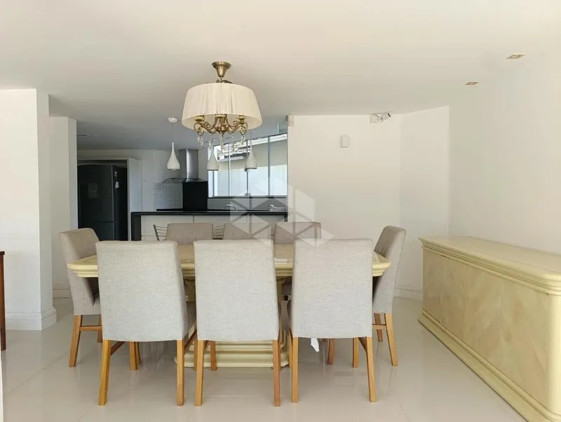 Furnished house, 222 m², with a bathtub