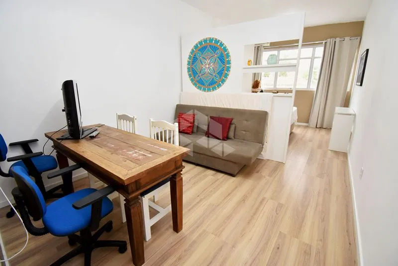 Home office in a one-bedroom apartment, 34 m²