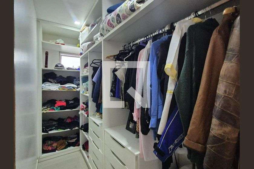 Condominium house with 4 bedrooms and a gas stove — photo 6