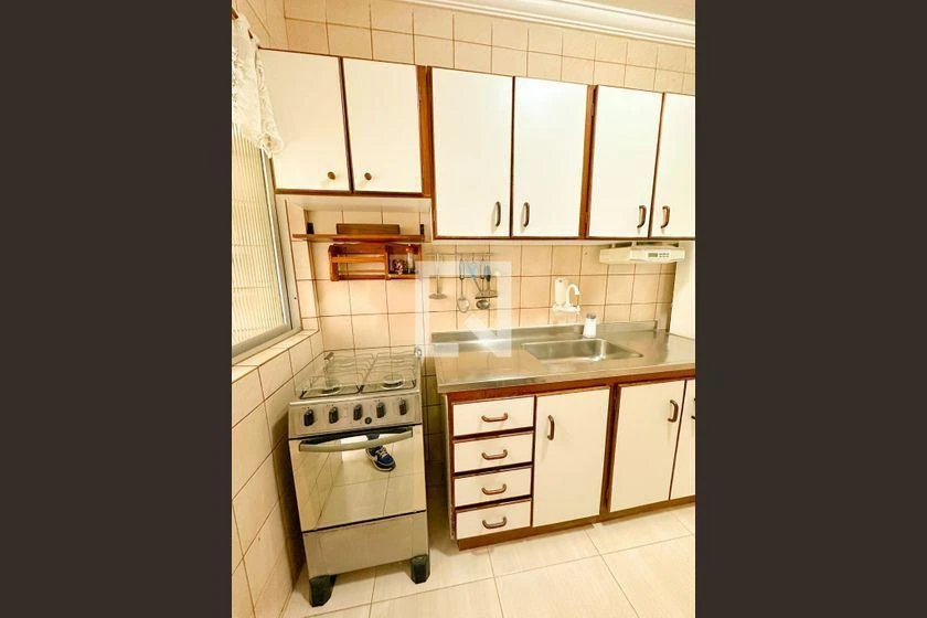 Apartamento mobiliado com 94 m² e cozinha com fogão a gás — photo 48