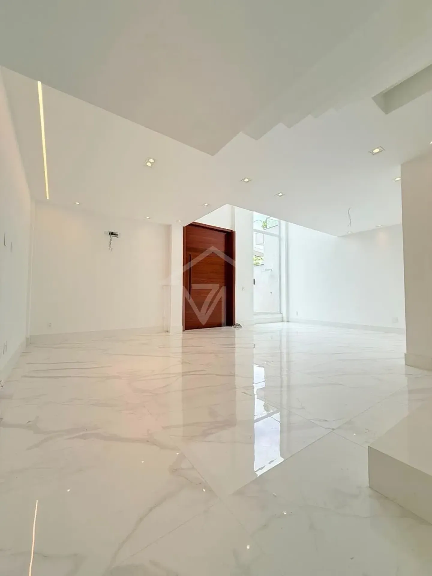 Triplex house with 280 m², 5 suites and balcony grill — photo 6