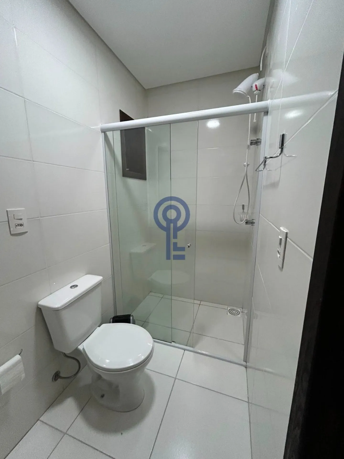 Furnished 25 m² studio with no parking and a gas kitchenette — photo 20