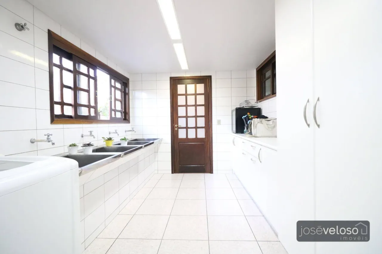 Furnished house with 5 bedrooms and 5 parking spaces — photo 16