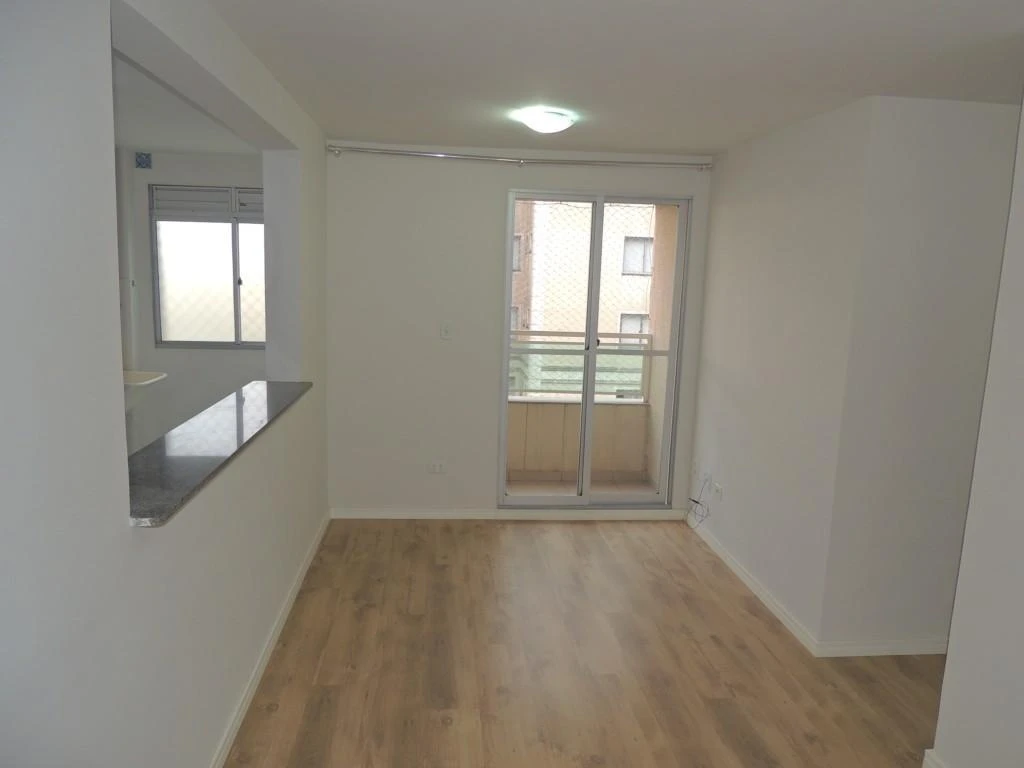 Квартира 62 м² з балконом із грилем та заскленим балконом
