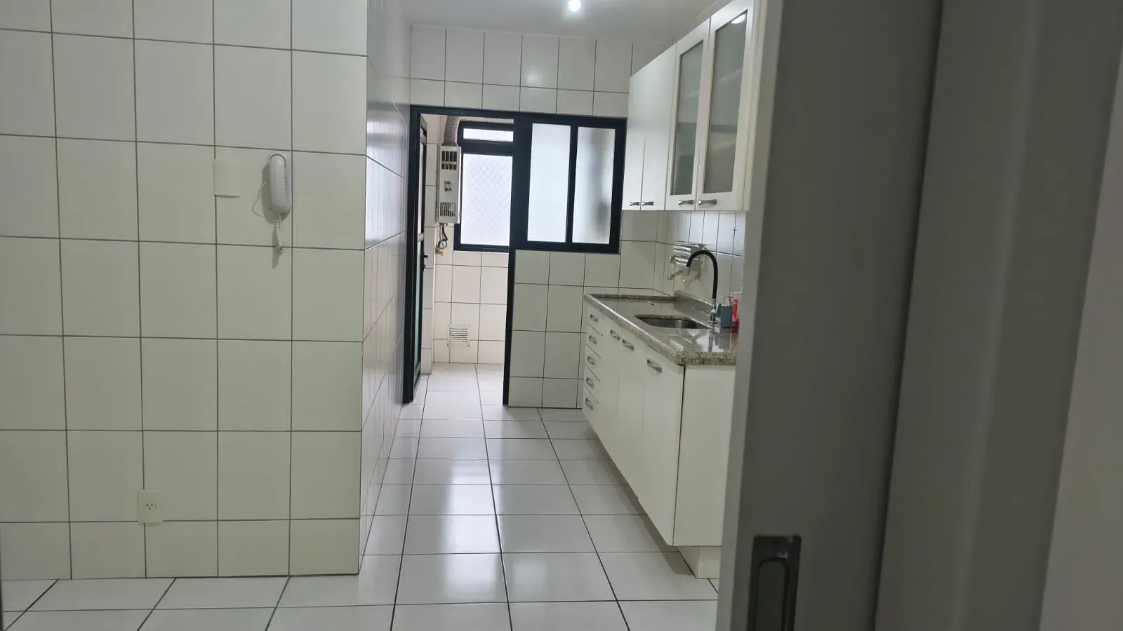 Apartment with balcony barbecue, 104 m² — photo 9