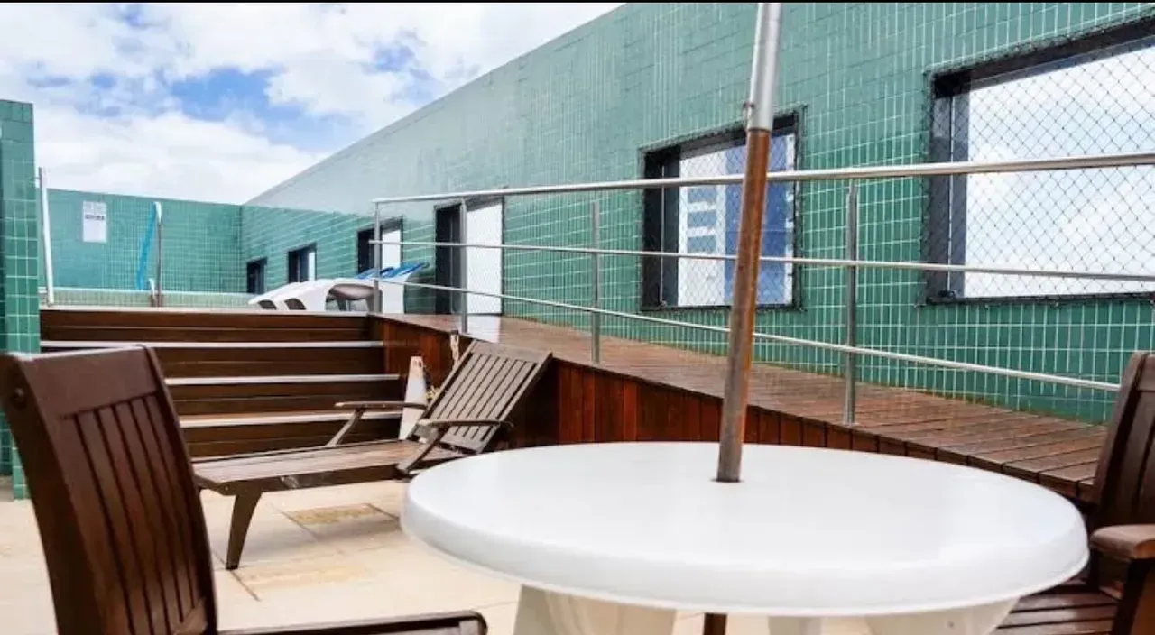 Furnished 1-bedroom apartment with balcony — photo 23
