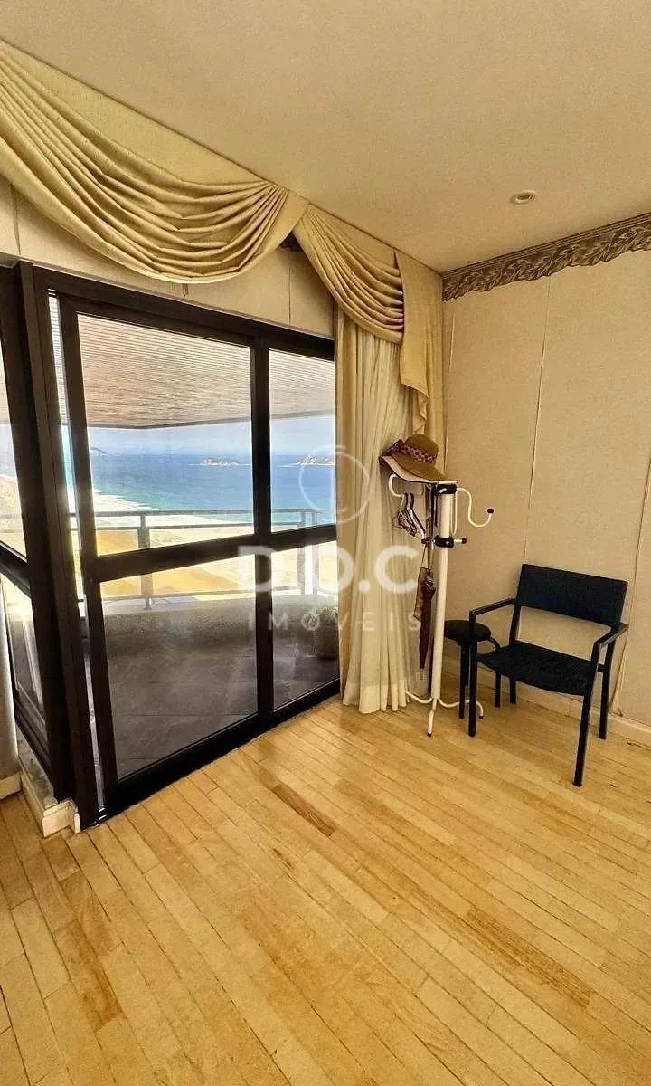 Apartamento de 300 m² com 4 quartos e 3 suítes — photo 9