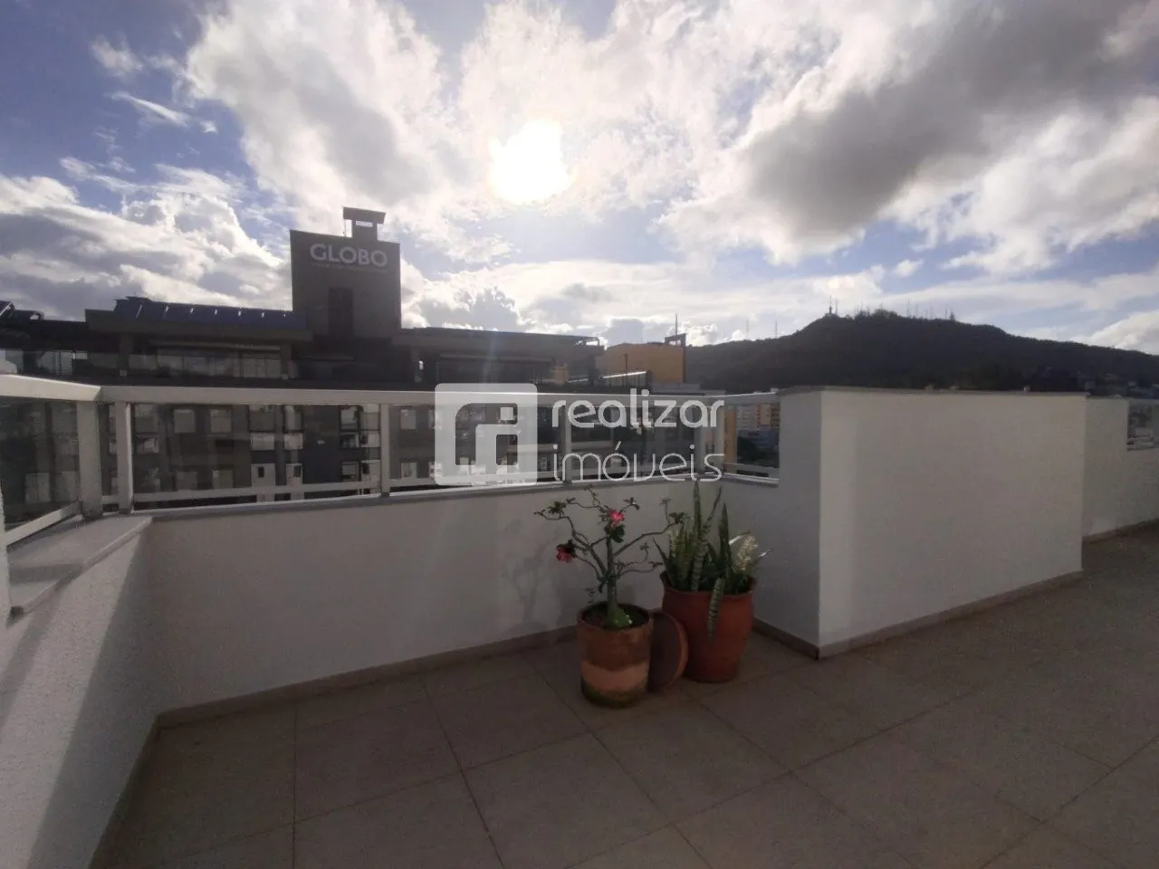 Cobertura duplex com 3 dormitórios e 224 m² no 12º andar