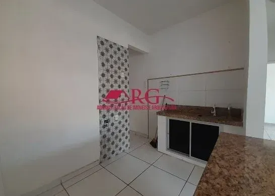 Apartment with 2 bedrooms and a fitted kitchen — photo 17