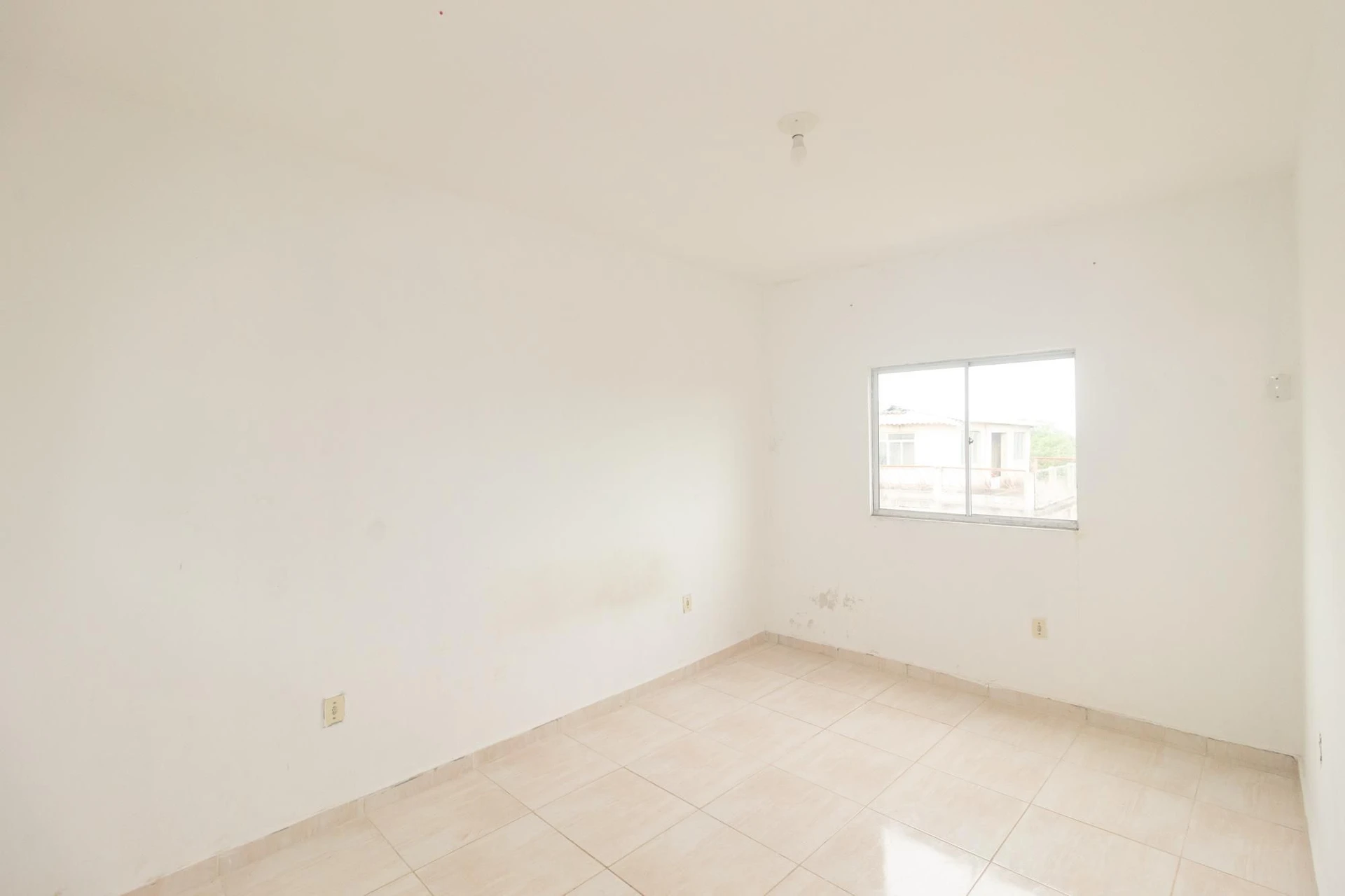 Unfurnished 2-bedroom apartment with 1 bathroom and pets — photo 22
