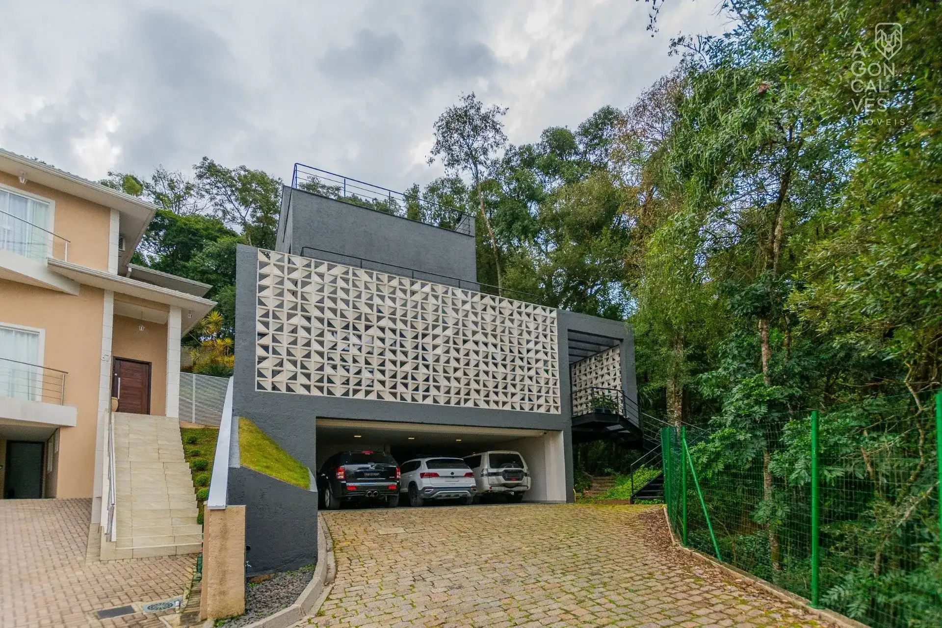 Furnished house with 4 bedrooms and 5 bathrooms — photo 25