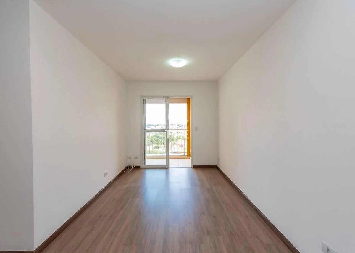 Wood or laminate floors in a 3-bedroom apartment, 69 m² — photo 10