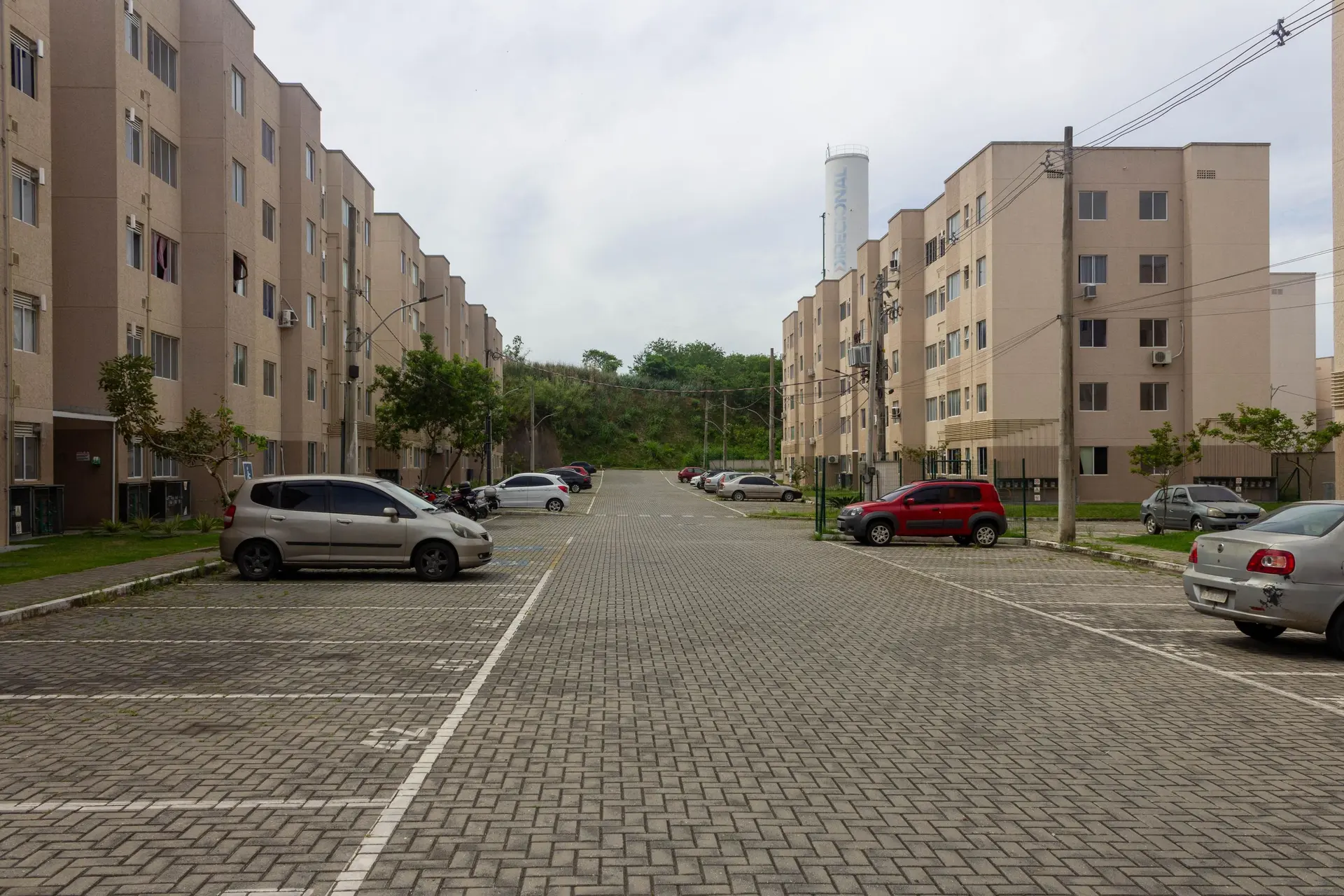 2-bedroom apartment in a building with a gym — photo 23