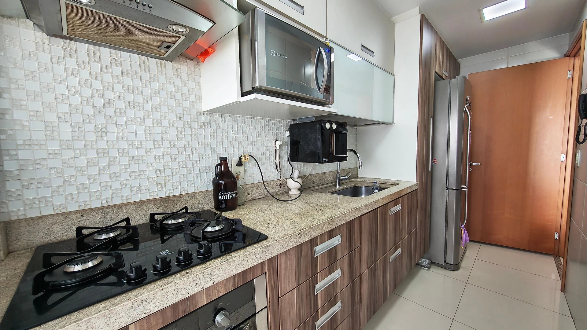 Glass-enclosed balcony in a 3-bedroom apartment, 85 m² — photo 22