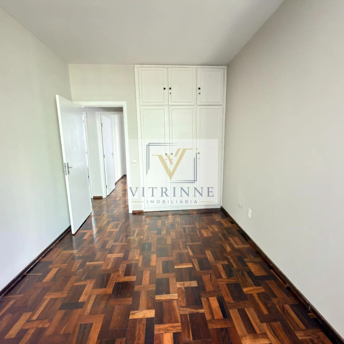 3-bedroom apartment with wood or laminate floors in Curitiba — photo 5
