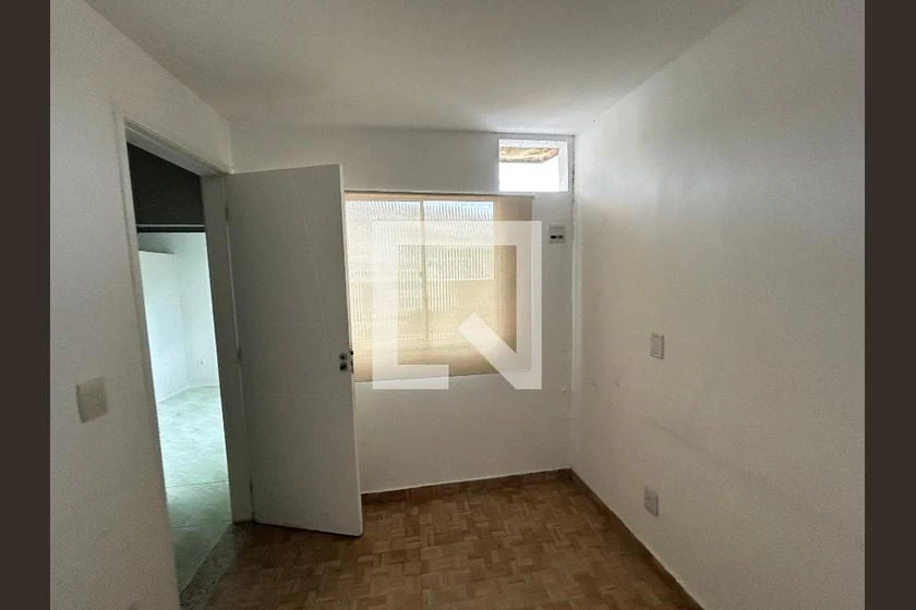 Casa para alugar sem mobília com 4 quartos e 1 banheiro — photo 16