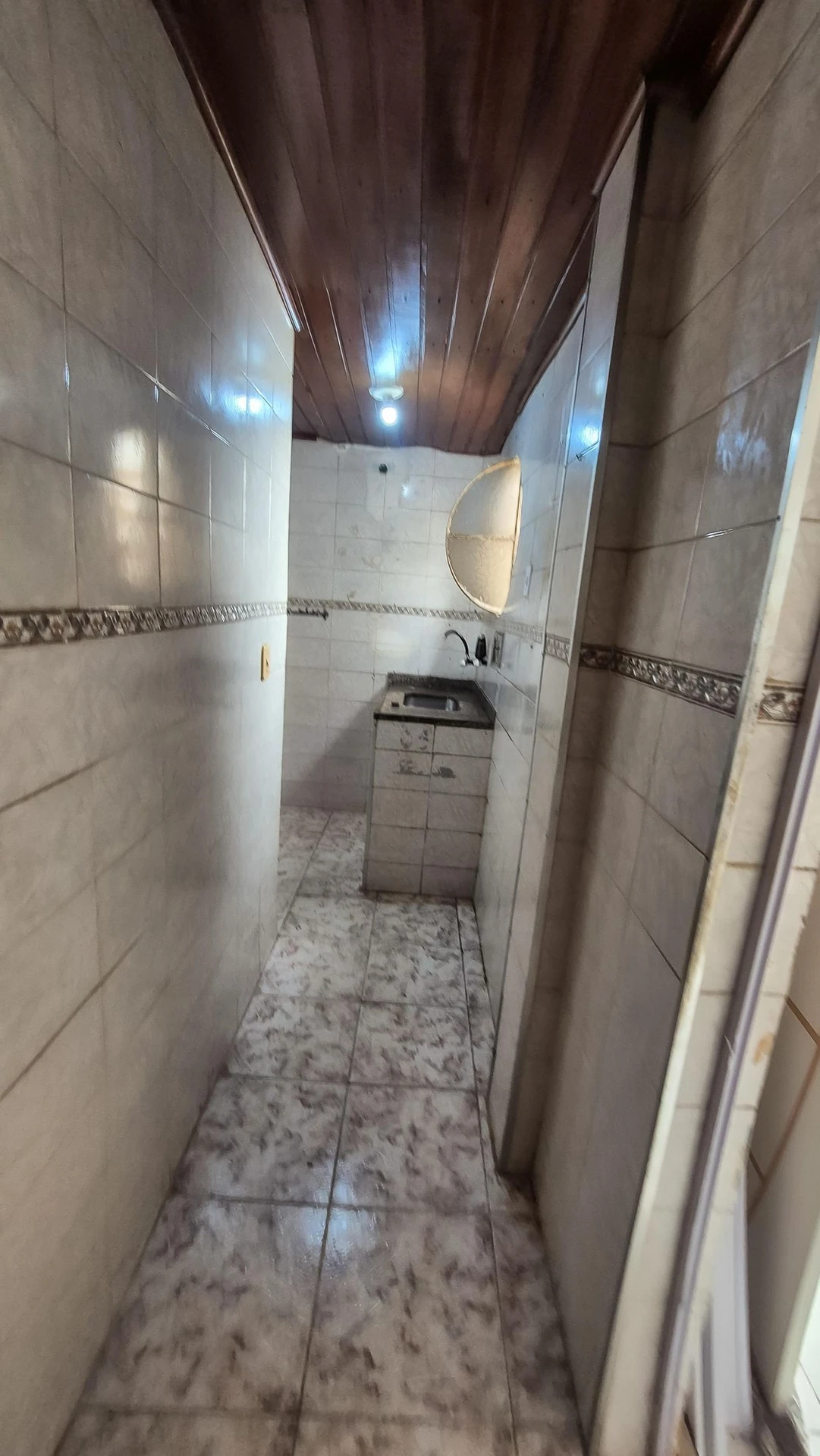 Невмебльована квартира з 2 спальнями та компактною кухнею — photo 53