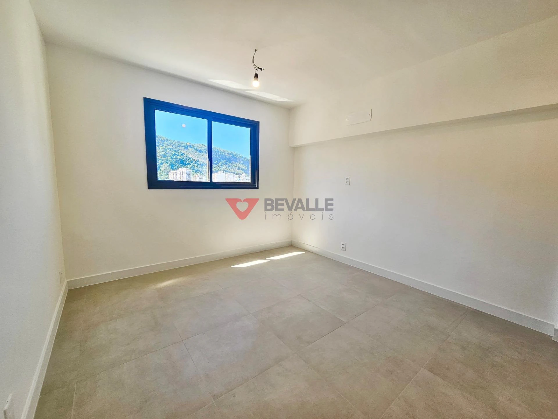 3-bedroom top-floor home with balcony and 152 m² — photo 5