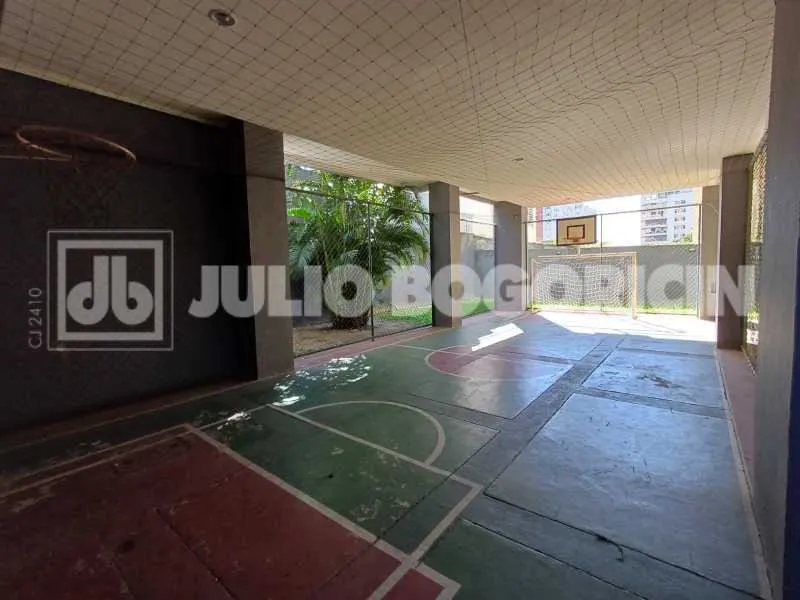 Departamento en piso 2 con ventanales de piso a techo — photo 17