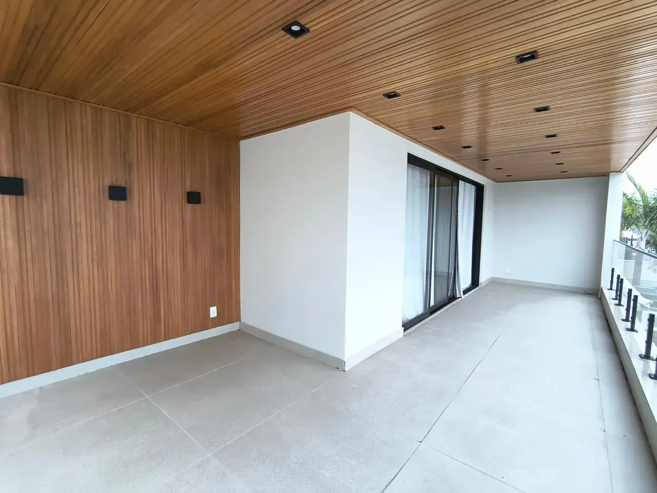 Casa com 4 quartos, 5 banheiros e 3 vagas — photo 36